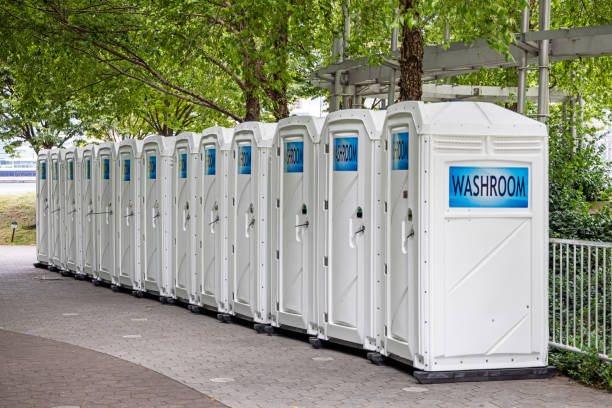 Best Luxury portable toilet rental  in Orangetree, FL