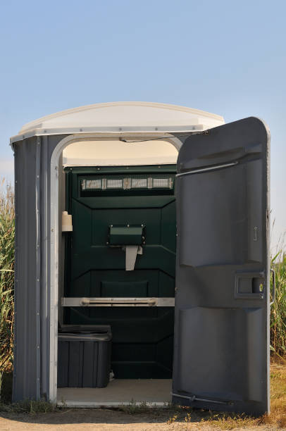 Best Luxury portable toilet rental  in Orangetree, FL